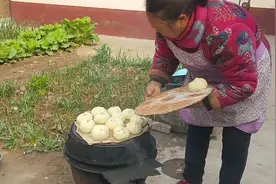 北方馒头和南方馒头有什么区别呢？请大家观看！视频封面