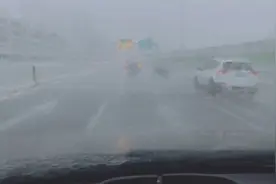 实拍海口城市快速路暴雨，小心行驶注意什么？视频封面
