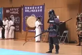 揭秘真实的剑术，薙刀拔刀术，重甲武士试斩草席，和电视上不一样视频封面