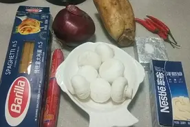 味道不输西餐厅的奶油蘑菇意面，看看是如何做的吧！视频封面