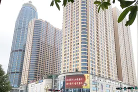 云南第二大城市曲靖的城市建设，真是一座干净整洁的现代化大都市视频封面