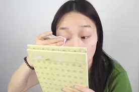 火爆全网的美宝莲眼唇卸妆液真的好用？视频封面