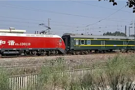 T78南宁-上海南25K快速通过柳州西，双机宁局柳段DF8B等待信号视频封面