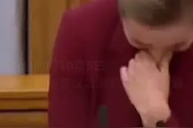 政府为大象🐘赎身不得不买下一只骆驼，丹麦首相频频笑场哈哈哈视频封面