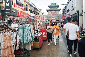 实拍河南省安阳市北大街，人气小吃都很旺，总算找对地方了视频封面