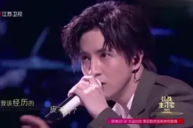挑战主打歌，薛之谦汪苏泷共唱《违背的青春》，台下观众惊叫连连视频封面