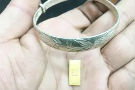 要注意，黄金跟银首饰如果佩戴在一起不但克数会少，含量也会变低视频封面