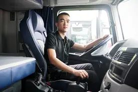 自动挡卡车低速难控制？蠕行模式帮你搞定，操作太爽了！视频封面