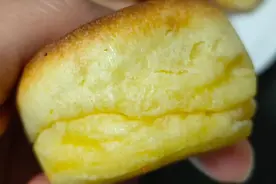 酸奶蛋糕最省事的做法，不用打发，不放泡打粉，只要搅一搅就蓬松视频封面