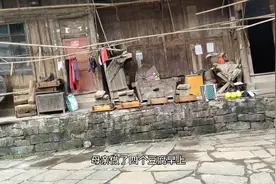湖南怀化农村都是这样的木房，你们那还有吗？被吐槽“这么破了”视频封面