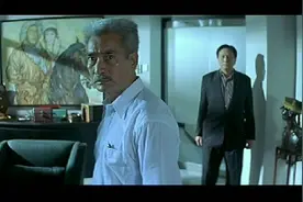 王晶父亲，83版射雕导演在（枪火）中的经典客串。视频封面