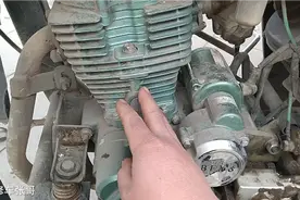 怎么简单快速的分辨出摩托车是顶杆机还是链条机？视频封面