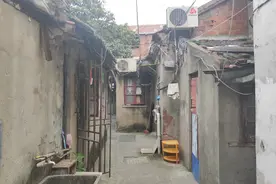 南京秦淮区部分老瓦房，全部待拆迁，可能有一批富豪诞生视频封面