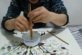 民间驱邪秘术“立筷子”真有那么玄吗？看完视频你就知道了