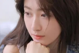 脱下口罩的女护士！视频封面