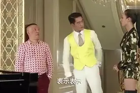 老郭被女生强行抱住，看这动作不知道有多开心呢！视频封面