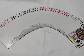三分钟学会魔术师的洗牌控牌手法视频封面