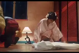 新娘在新婚当晚想上厕所，突然感觉马桶怪怪的，原来原因是他…视频封面