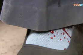 丈夫犯了错，妻子怀孕求情竟一拳打到自己肚子上，血瞬间流了出来视频封面