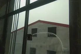 不管多脏的玻璃，用它就能全搞定，具体步骤教会你视频封面