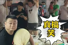 山东齐鲁台《拉呱》主持小么哥，地摊拍段子，那场面真叫一个搞笑视频封面
