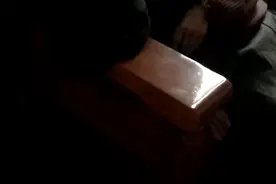 子孙代父给爷爷一次温暖视频封面
