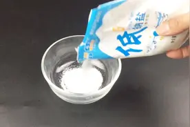长时间用食盐洗脸，你知道我们的皮肤会发生怎样的变化吗？视频封面
