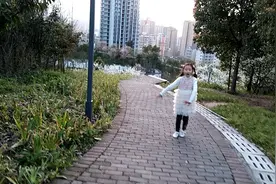 春天像小姑娘视频封面