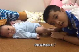 哥哥放学回来了，必须先回房间陪妹妹玩一会先，最爱妹妹了视频封面