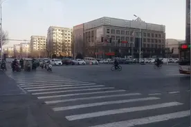 多少脸孔 茫然随波逐流他们在追寻什么?为了生活 人们四处奔波视频封面