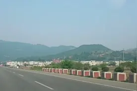 成都的青金中快速通道限速80 路况可以走过这条路就不会走高速了视频封面