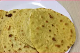 一个红薯＋面粉，烙出来的饼那叫一个香，超级有韧性，真好吃视频封面