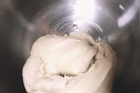 家常制作薄皮韭菜羊肉(选择上脑部位)馅饼视频封面