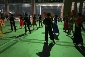 海南琼海，一个内地人比本地人都多的城市，夜色迷人，美女成群！视频封面