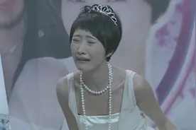 姐姐参加妹妹的订婚仪式，送上一个小礼物，却让妹妹婚姻彻底结束视频封面