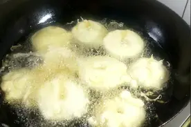 酒香苹果圈的做法，大酒店的菜，苹果的新做法，年夜饭在家里做视频封面