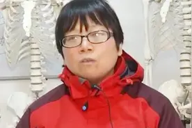 史前头骨出现三个神秘穿孔，怀疑是开颅手术造成，专家却另有推断视频封面