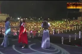 SHE演唱会，Ella带儿子合唱美丽新世界，画面感人视频封面