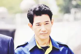 矢野浩二在日地位暴跌！给前辈演员下跪，态度谦卑！视频封面