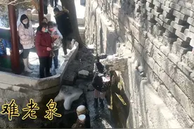 太原难老泉已经复流，有很多游客在这里接泉水！#本地达人计划#视频封面