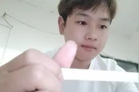 小伙在厦门电子厂上班，看看他每个月能领多少工资吧！视频封面