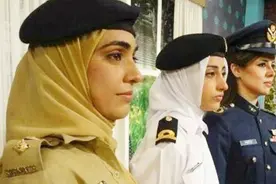 乌克兰迎来特别援军，大批女兵打头阵，作风残酷令俄军很头疼视频封面