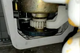 全自动洗衣机能洗不能甩，离合器坏的挺多了，这台坏的却不是它视频封面