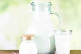牛奶虽好，但哪几类人不宜喝牛奶？视频封面