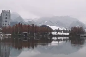 这里是凉都师范学院，六盘水漂亮的一个湿地公园，下雪了来看看视频封面