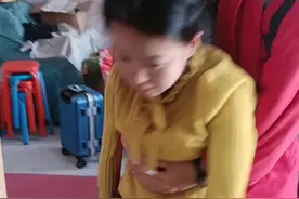 弟弟照顾脑瘫姐姐视频封面