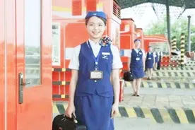 高速路上根本没有厕所，那收费站美女尿急怎么办？原来这么无奈视频封面