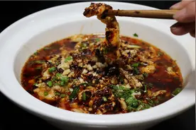 这才是“水煮鸡片”的正确做法，川菜师傅讲解详细，看到都有食欲