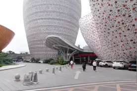 实拍湖南省醴陵市，一起看看这个在湖南地区发展的比较好的城市视频封面