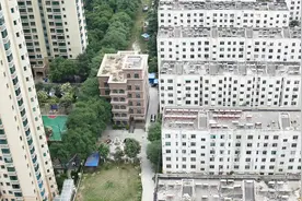 西安居民区6层豪华违建“屹立”5年 今早实施拆除视频封面